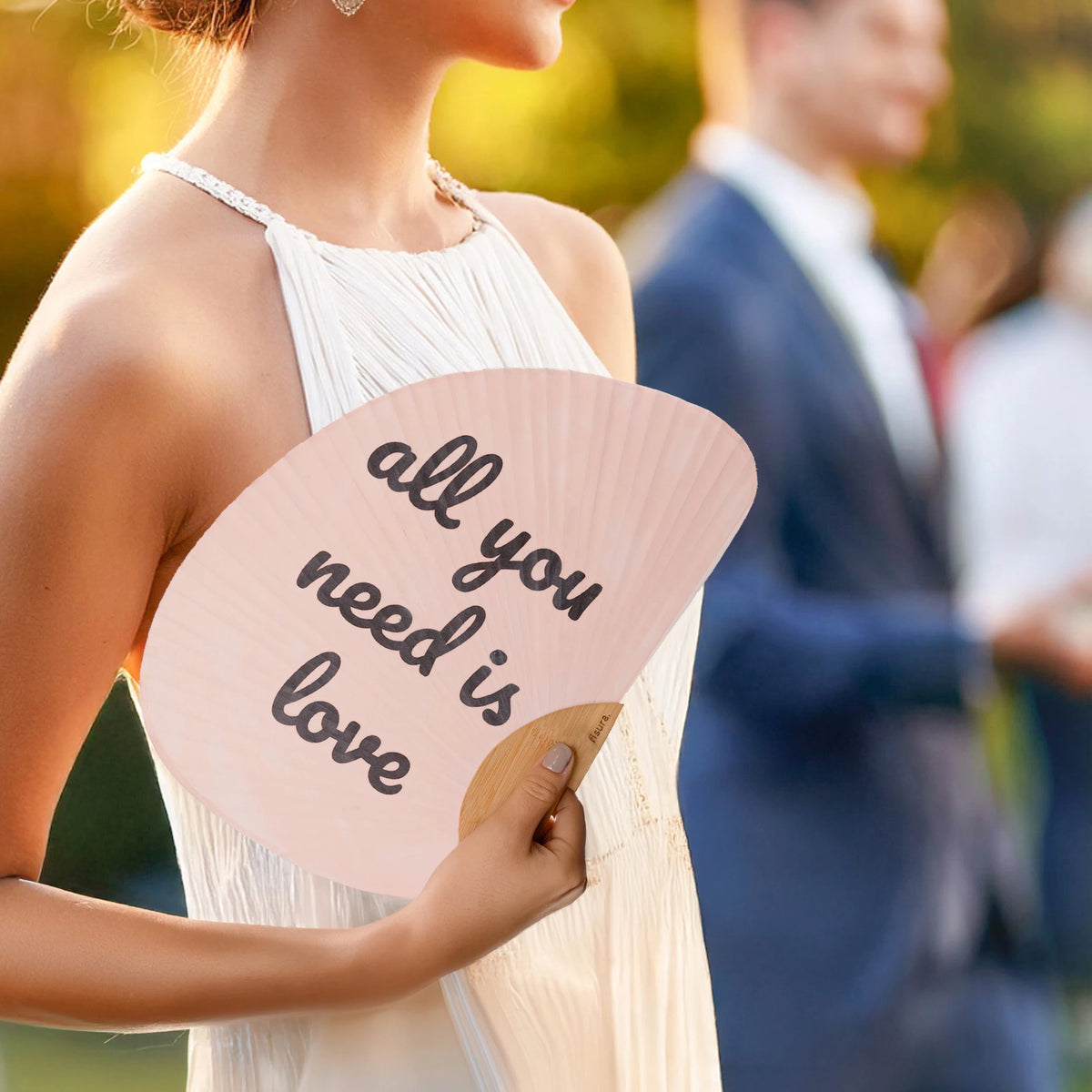 Demi-lune "All you need is love"