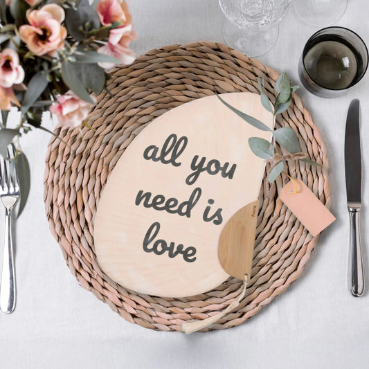 Demi-lune "All you need is love"