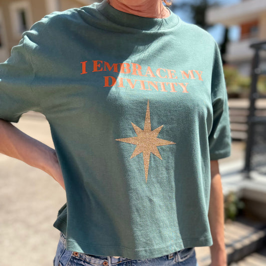 Tee Shirt I Embrace My Divinity existe en 3 couleurs